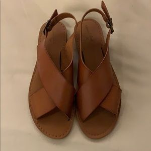 NWOT Sandals